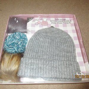 Gertex Ladies One Size Interchangable Pom-Pom Toque Set